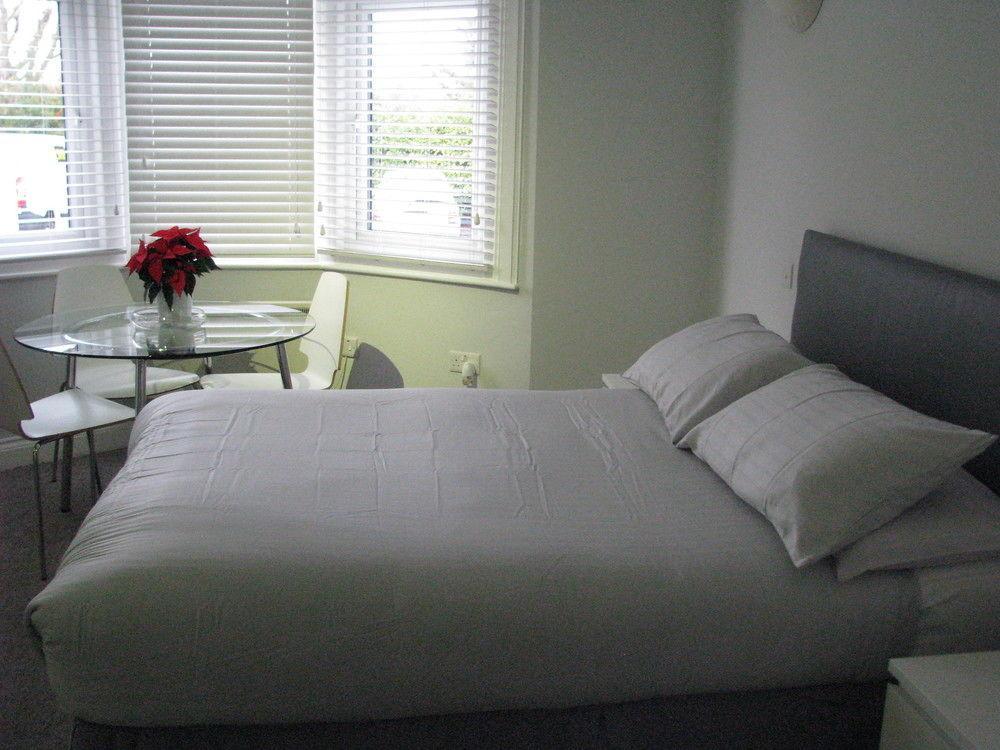 Park House Serviced Apartments ฮาร์โรว์ ภายนอก รูปภาพ